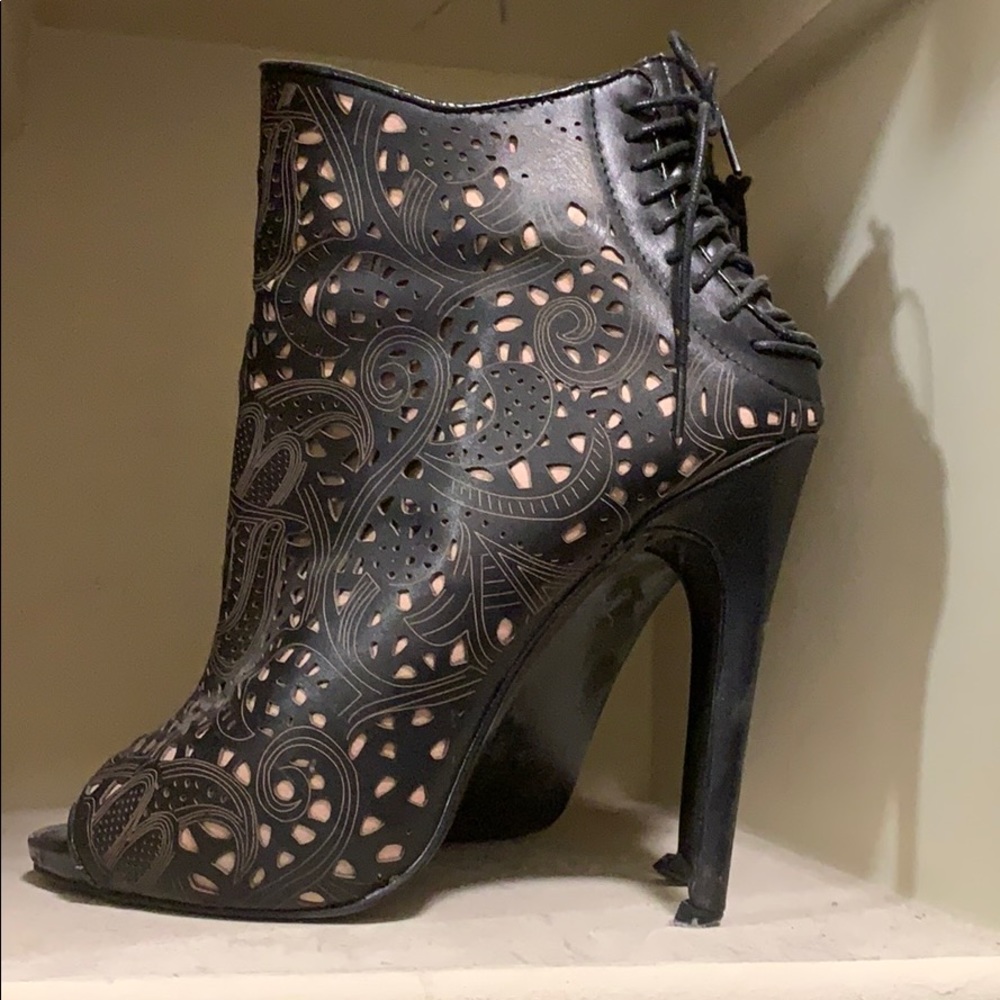Steven Madden Bootie